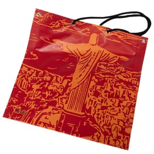 Bolsa com Design Exclusivo - Laranja Lona Plástica com 280g. Bolsa em Lona Plástica de PVC com 45x50 cm. Impressão UV a 4/0 cores.  Corte reto. Bolsa artesanal sem costura, sem cola e com alça/cordão 100% algodão.