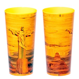 Criativo Copo Eco - Modelo Marchetaria Copo Plástico de Polipropileno (PP) material totalmente reciclável. Copo Eco em Plástico PP com 510ml (16cm altura). Impressão UV a 4/0 cores.  com Verniz UV Embalagem individual em caixa de papelão Kraft.